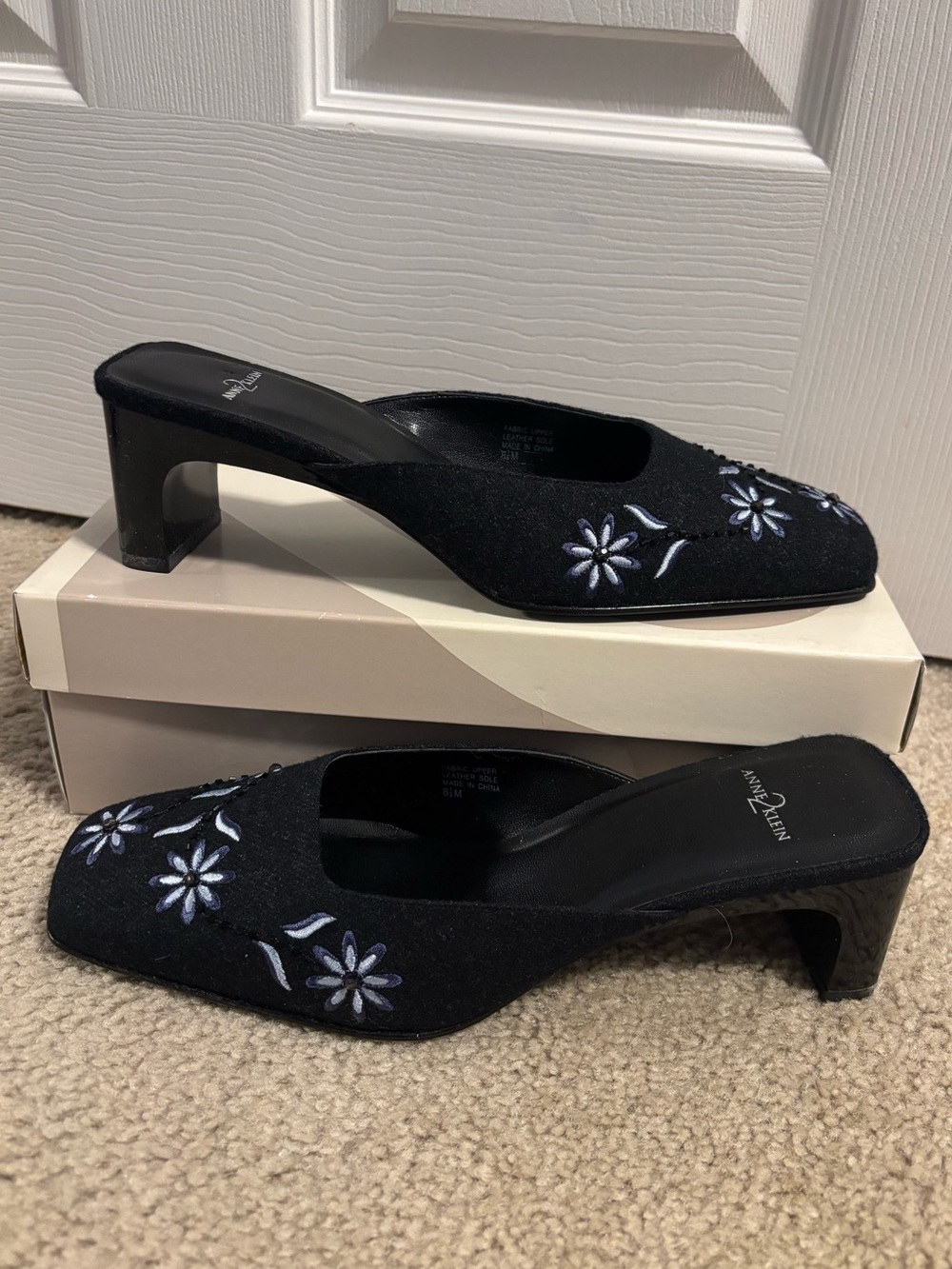 Anne Klein Black Slip-On Mule Heels with White & Light Blue Floral Embroidery